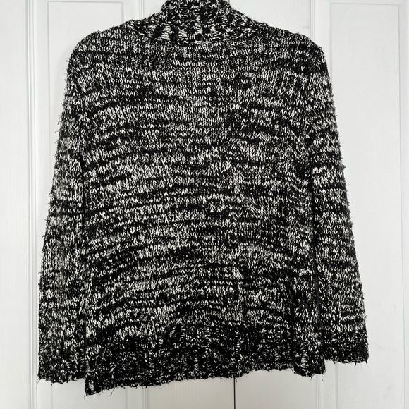 ZaraKnit Sweater - Picture 4 of 4